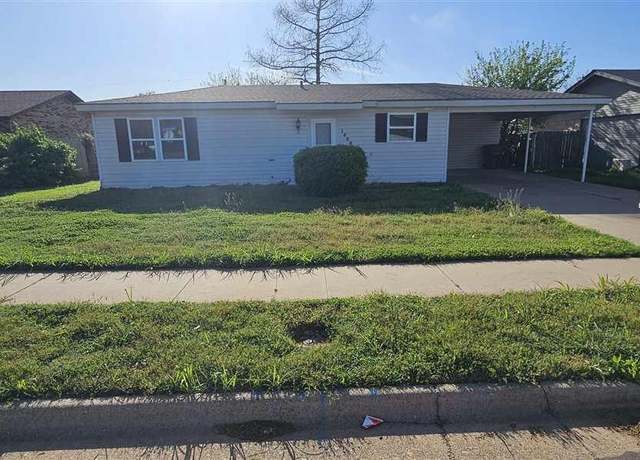 Property at 1620 Grandview West, Wichita Falls, TX 76306, 2 beds, 1 bath