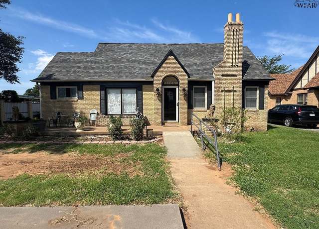 Property at 1106 Hillcrest Dr, Vernon, TX 76384, 4 beds, 3 baths