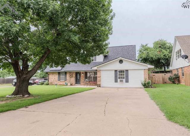 Property at 701 W Coleman Rd, Iowa Park, TX 76367, 4 beds, 3 baths