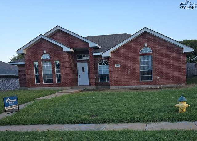 Property at 2417 Missile Rd, Wichita Falls, TX 76306, 3 beds, 2 baths