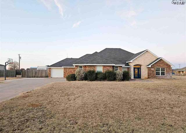 Property at 2051 River Creek Ests, Wichita Falls, TX 76305, 4 beds, 3 baths