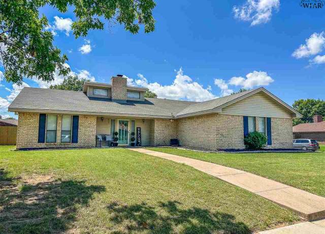Property at 9 Four Sixes Cir, Wichita Falls, TX 76308, 3 beds, 2 baths