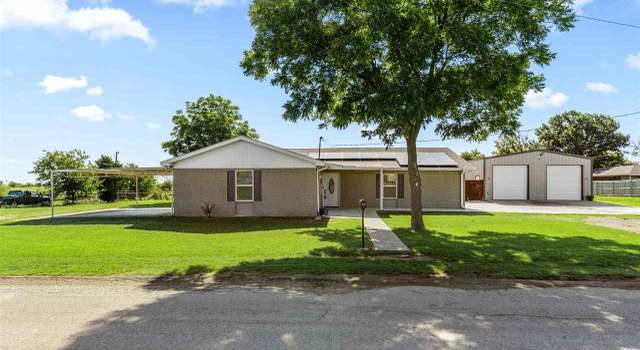 Photo of 616 N Lucille St, Henrietta, TX 76365