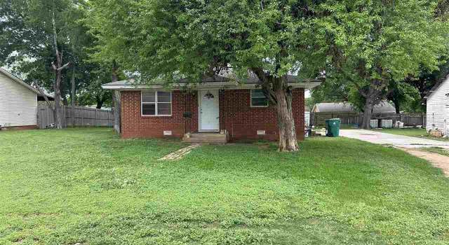 Photo of 1117 E Spring St, Henrietta, TX 76365
