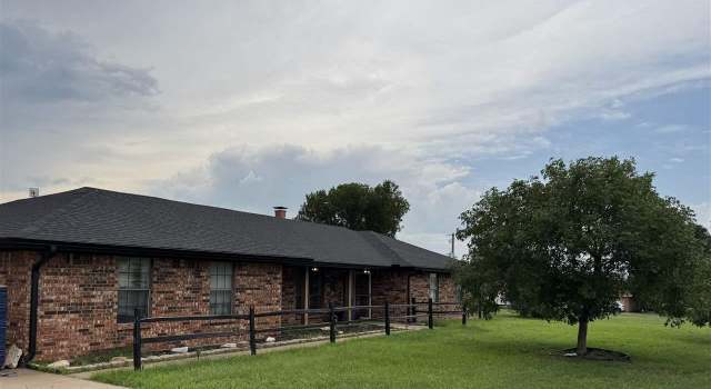 Photo of 1505 Quail Valley Rd, Iowa Park, TX 76367