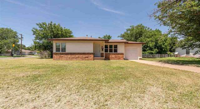 Photo of 408 Peach St, Burkburnett, TX 76354