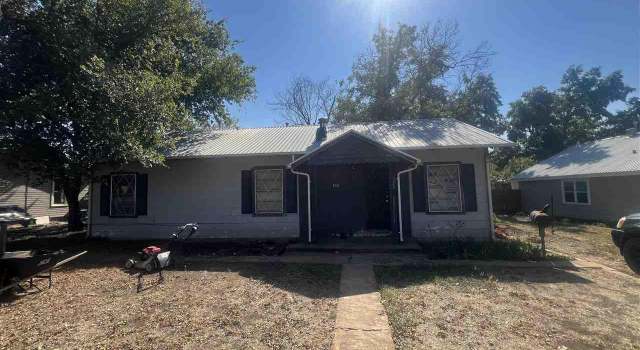 Photo of 412 W Main St, Archer City, TX 76351