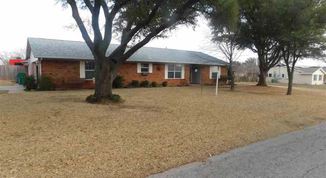 Photo of 1417 Hiawatha Ln, Burkburnett, TX