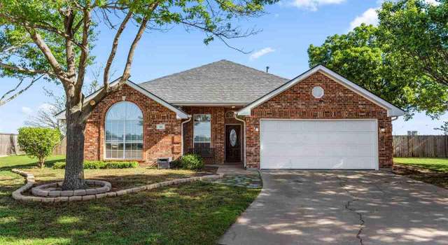 Photo of 102 Chapman Cir, Burkburnett, TX 76354