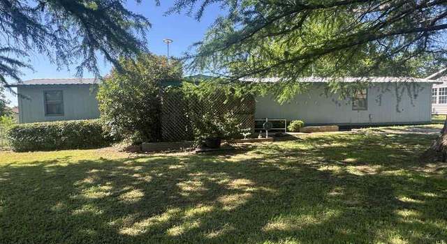 Photo of 505 E Ruby Rd, Iowa Park, TX 76367