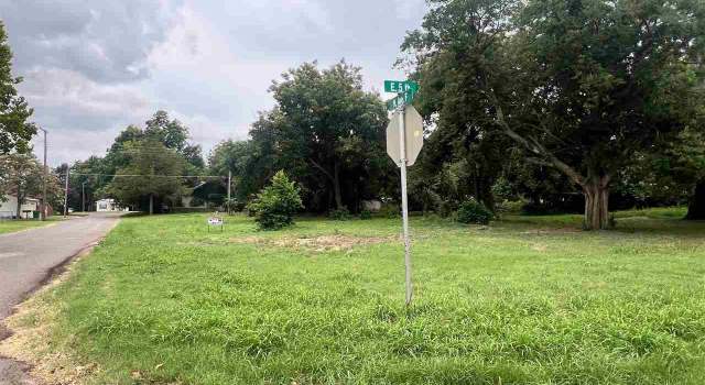 Photo of 507 N Avenue F, Burkburnett, TX 76354