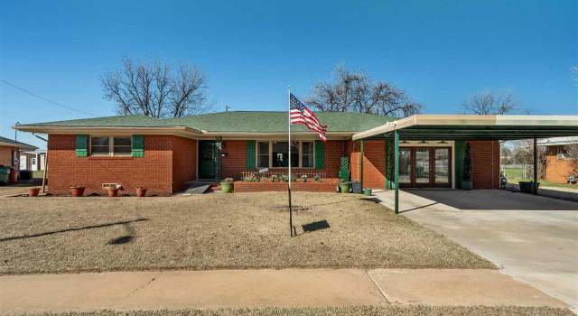 Photo of 504 S Hilltop Ave, Burkburnett, TX 76354