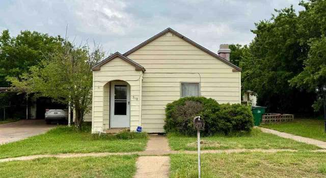 Photo of 510 N Wilbarger St, Electra, TX 76360