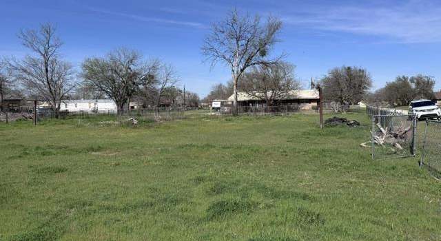 Photo of 403 N Morgan Ave, Petrolia, TX 76377