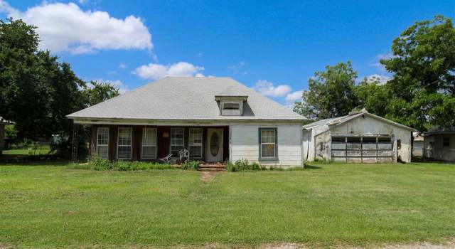 Photo of 209 W Cottonwood St, Archer City, TX 76351
