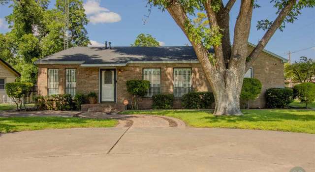Photo of 2329 12th St, Vernon, TX 76384