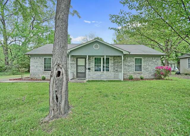 Property at 617 S Greenwich Ave, Russellville, AR 72801, 3 beds, 2 baths