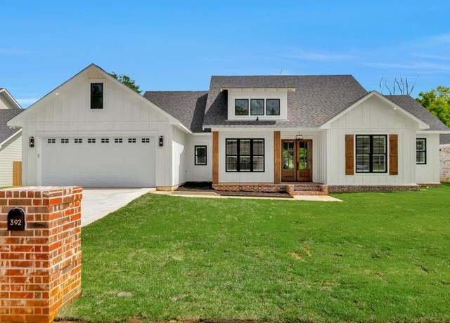 Property at 392 Clear View Ln, Nacogdoches, TX 75965, 3 beds, 2.5 baths