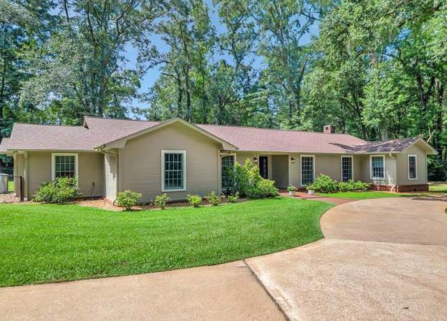 Property at 3410 E Starr Ave, Nacogdoches, TX 75961, 3 beds, 2.5 baths
