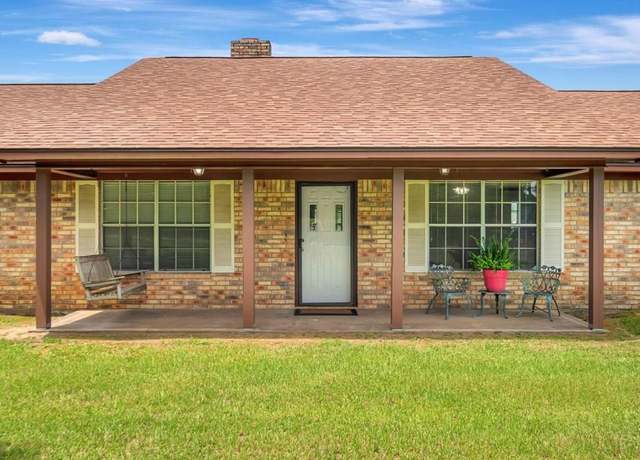 Property at 1165 Prairie St, Timpson, TX 75975, 4 beds, 2 baths