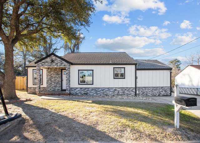 Property at 801 Home Ave, Nacogdoches, TX 75964, 3 beds, 3 baths