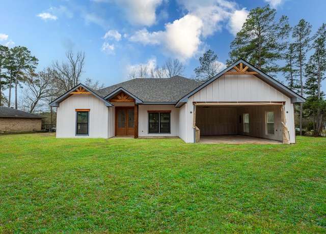 Property at 3927 Buckingham Dr, Nacogdoches, TX 75965, 3 beds, 2.5 baths