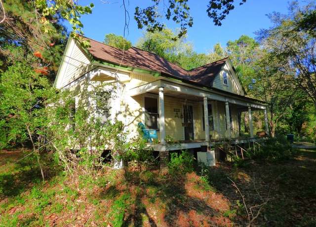 Property at 2419 East Main St, Nacogdoches, TX 75961, 2 beds, 1 bath
