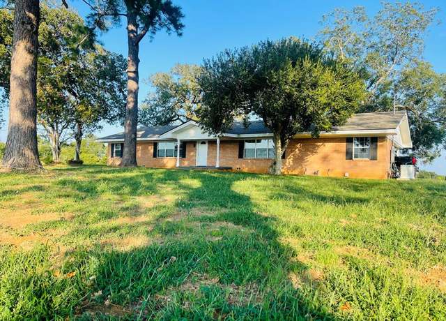Property at 17808 Hwy 59 North, Garrison, TX 75946, 4 beds, 2 baths
