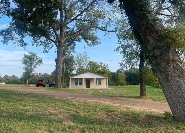 Property at 17800 Hwy 59 North, Garrison, TX 75946, 3 beds, 2 baths