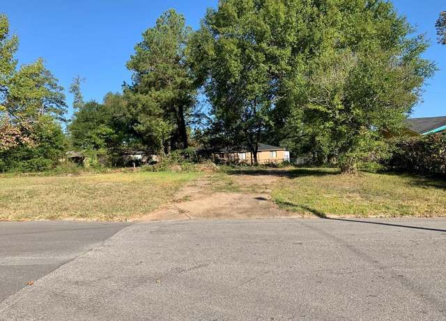 Property at 1913 Montclair St, Lufkin, TX 75901