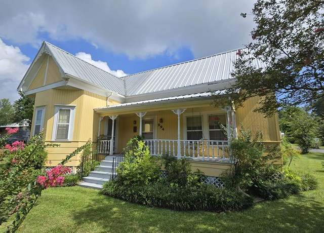 Property at 994 Cypress Ave, Cushing, TX 75760, 4 beds, 2.5 baths