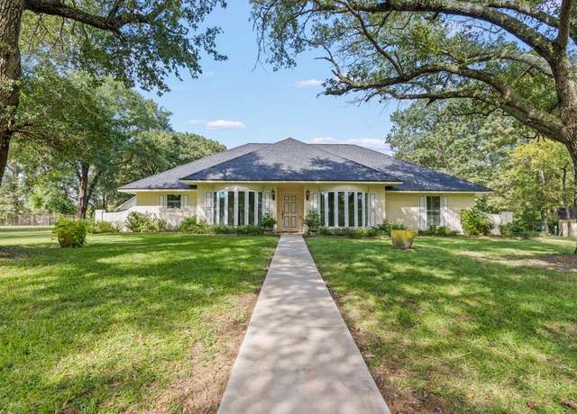 Property at 503 Pinehill Rd, Henderson, TX 75654, 3 beds, 2 baths
