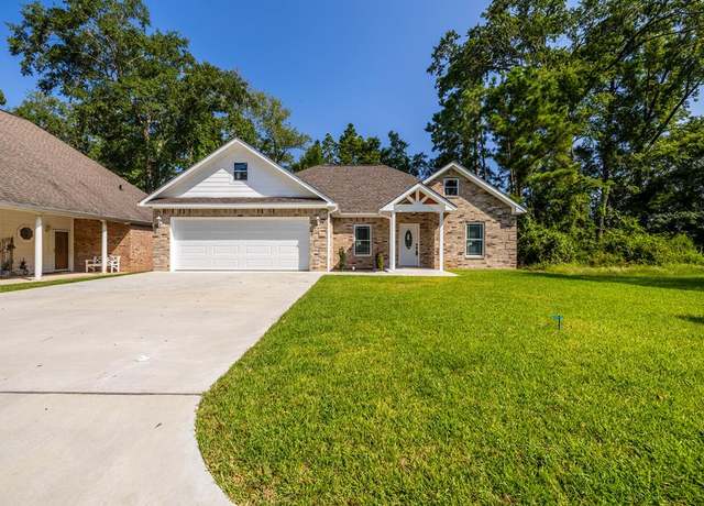 Property at 119 Park Pl, Lufkin, TX 75901, 3 beds, 2 baths