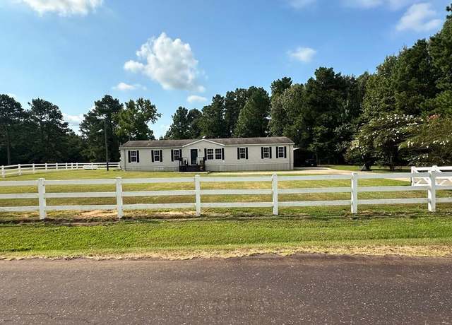 Property at 125 County Road 814, Nacogdoches, TX 75964, 4 beds, 2 baths