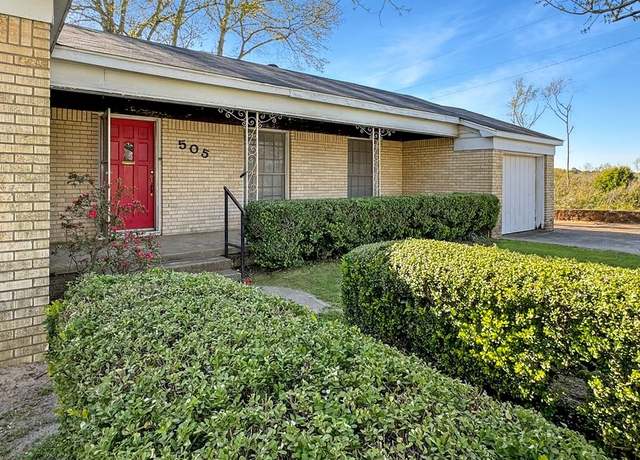 Property at 505 N Evenside St, Henderson, TX 75652, 2 beds, 1 bath