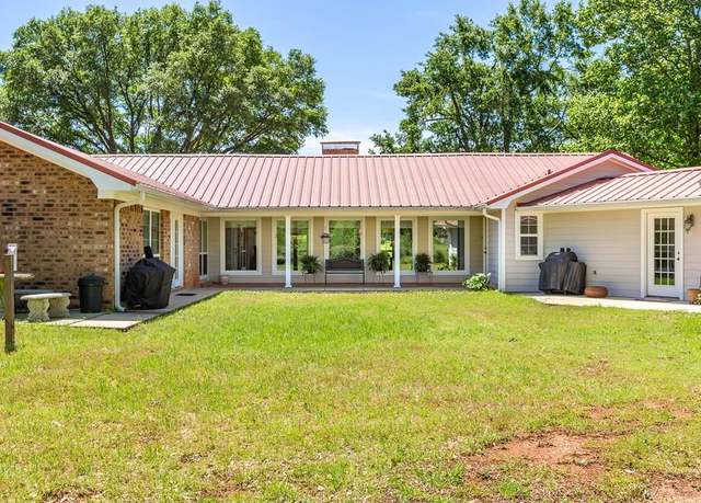 Property at 2324 State Highway 21 W, San Augustine, TX 75972, 3 beds, 3.5 baths