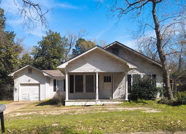 Property at 129 S Sanders St, Nacogdoches, TX 75964, 2 beds, 1 bath