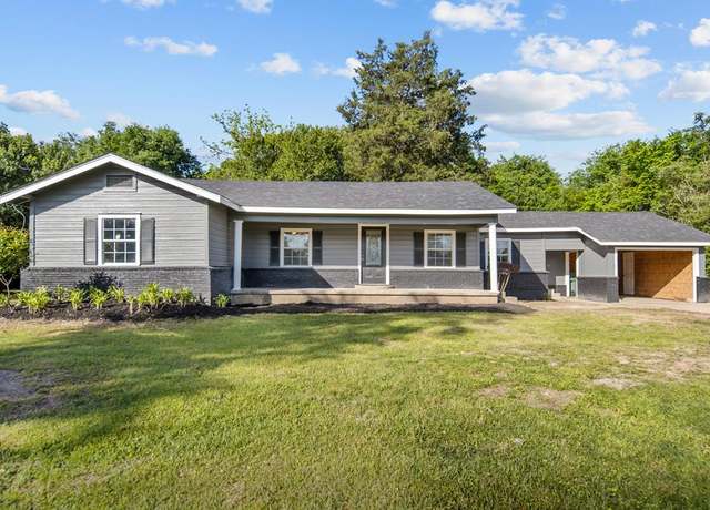Property at 2528 Woden Rd, Nacogdoches, TX 75961, 4 beds, 2 baths
