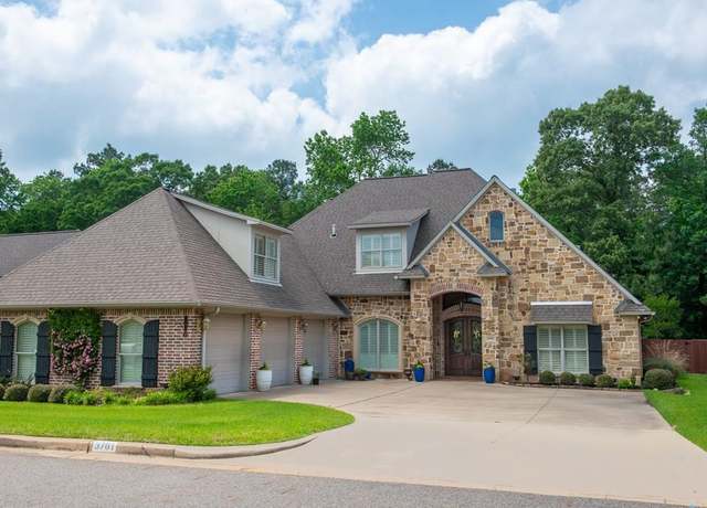 Property at 3701 Broadmoor Blvd, Nacogdoches, TX 75965, 4 beds, 4.5 baths