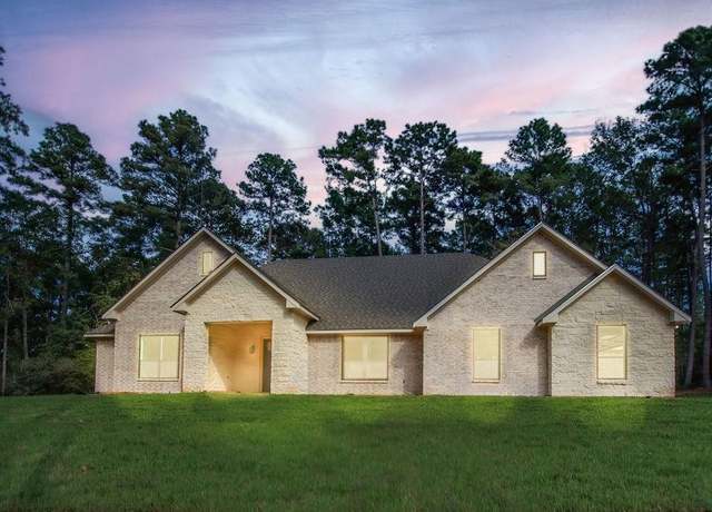 Property at 210 County Road 8161, Nacogdoches, TX 75965, 4 beds, 2.5 baths