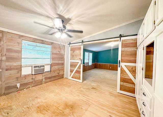 Property at 603 Timberlake Dr, Center, TX 75935, 3 beds, 2 baths