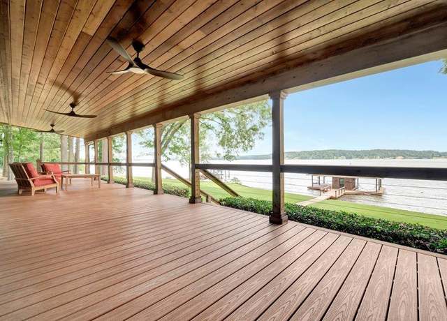 Property at 190 Shoreline Dr, Nacogdoches, TX 75964, 3 beds, 2.5 baths