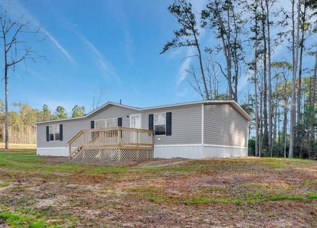 Property at 135 Sweetgum St, Chireno, TX 75937, 3 beds, 2 baths