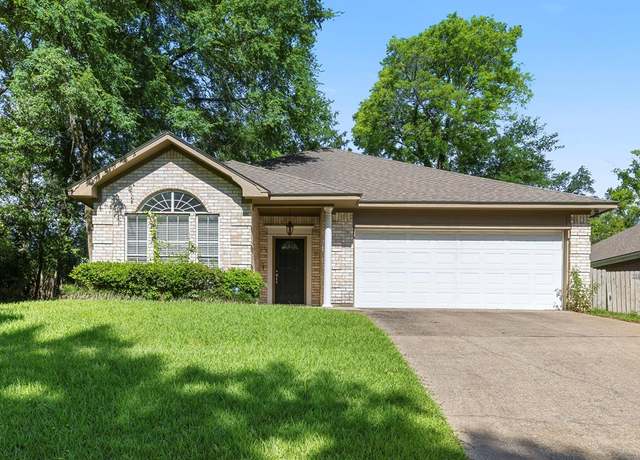 Property at 129 Oakview Dr, Nacogdoches, TX 75965, 2 beds, 2 baths