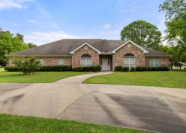 Property at 632 W Main St, Garrison, TX 75946, 4 beds, 3 baths