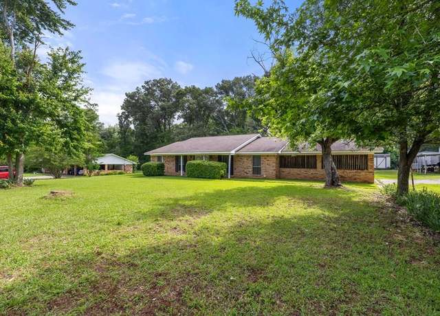 Property at 9816 Appleby Sand Rd, Nacogdoches, TX 75965, 3 beds, 2 baths