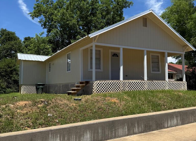 Property at 1711 Woden Rd, Nacogdoches, TX 75961, 3 beds, 2 baths