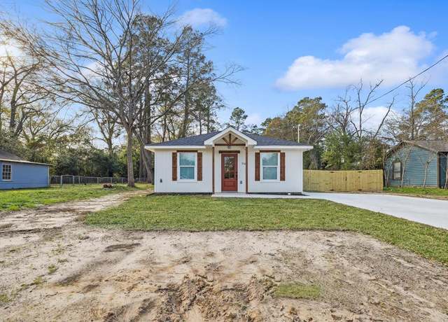 Property at 716 Lock, Nacogdoches, TX 75964, 4 beds, 2 baths