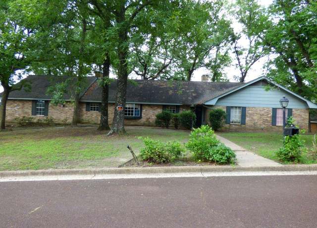Property at 264 Fernwood Dr, Nacogdoches, TX 75964, 4 beds, 2.5 baths