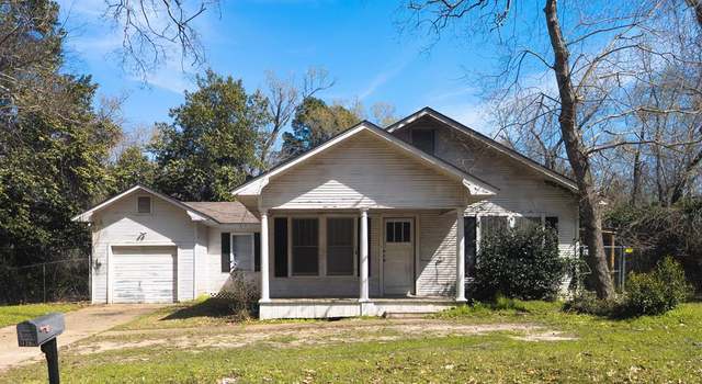 Photo of 129 S Sanders St, Nacogdoches, TX 75964